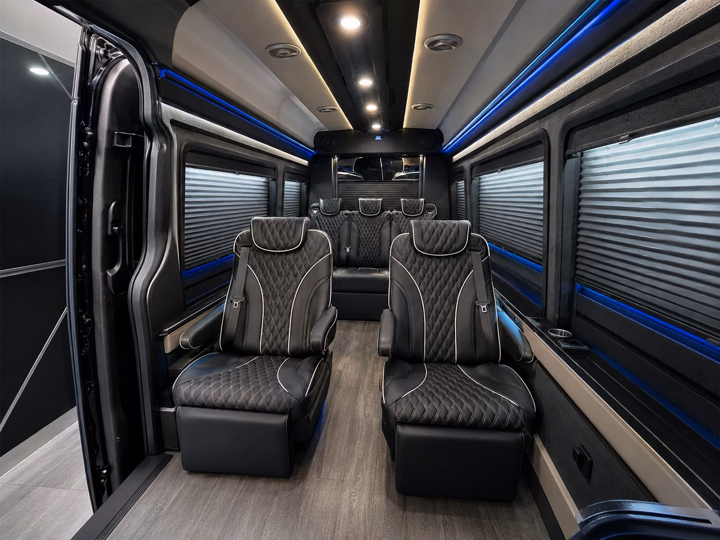 make your memphis in may or elvis week arrival seamless with a group bus